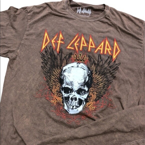 Def Leppard size large 2017 skull wings T-shirt - Picture 2 of 5